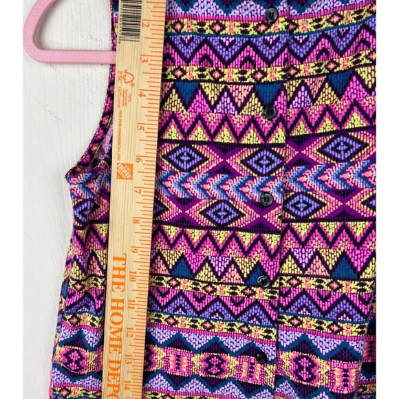 D-signed Geometric Tank - Picture 12 of 12